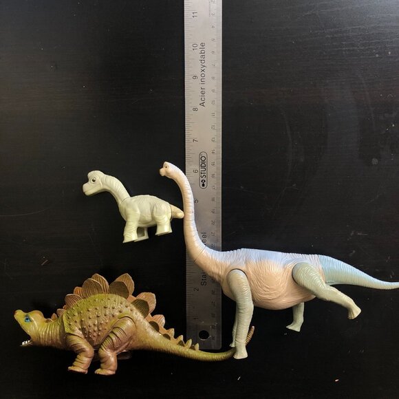 Lot 3 Vintage Disney Dinosaurs Happy Meal Toy Figure McDonalds 2000 Mamenchisaur - Picture 5 of 6